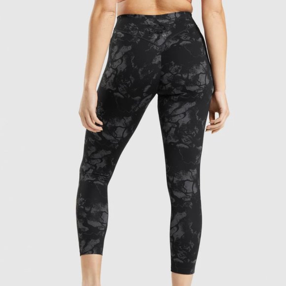 Gymshark x KK Fit 7/8 Legging in Camo - Picture 2 of 3